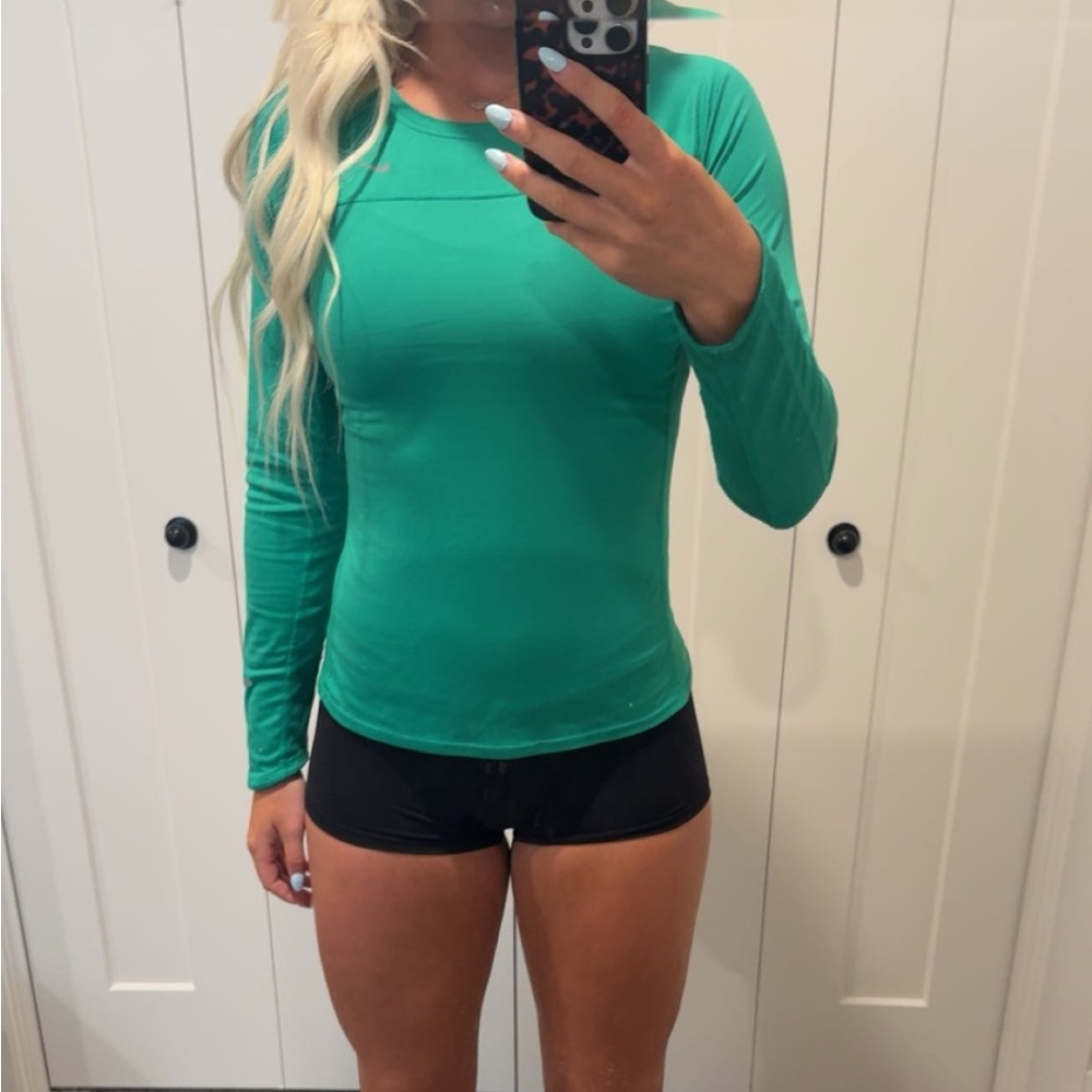 Nike Women's Green Long Sleeve Top